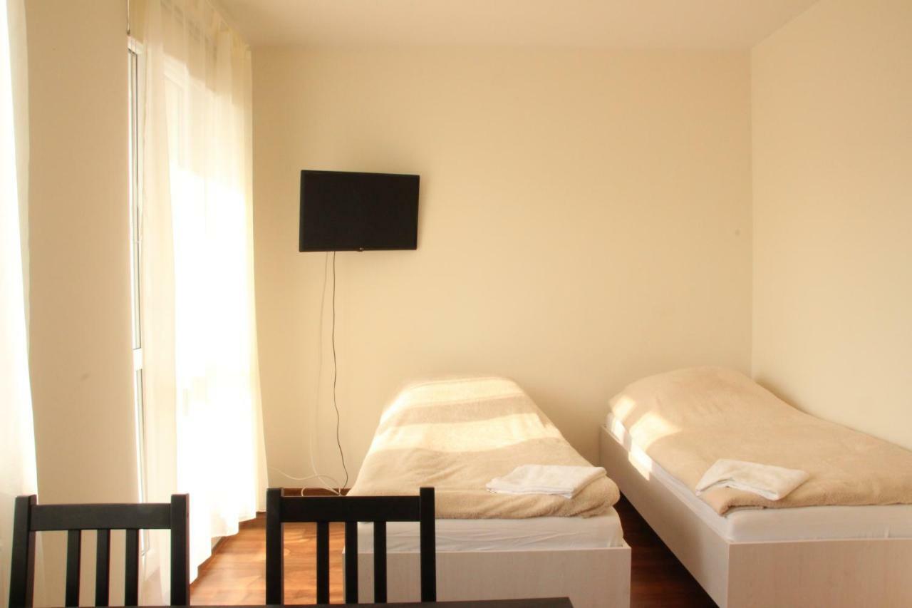 Fredry 8 Apartamento Piastow Exterior foto